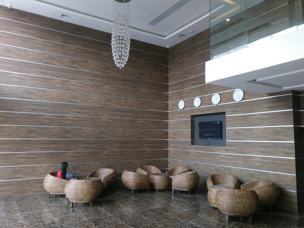 Elegant Hotel Pyi Thar Yar Yangon Exterior foto