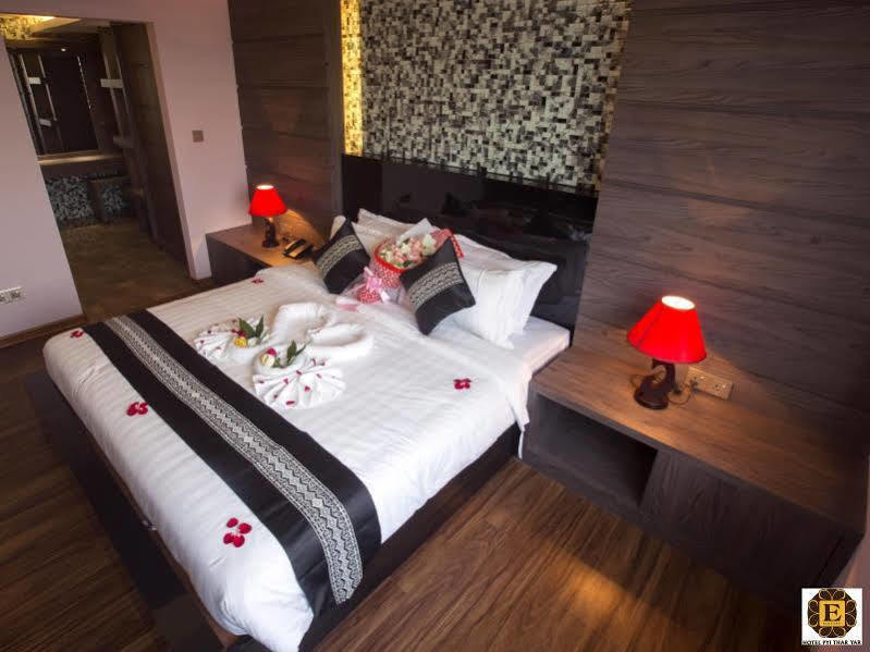 Elegant Hotel Pyi Thar Yar Yangon Exterior foto